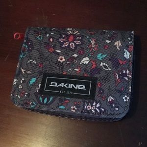 DaKine floral wallet
